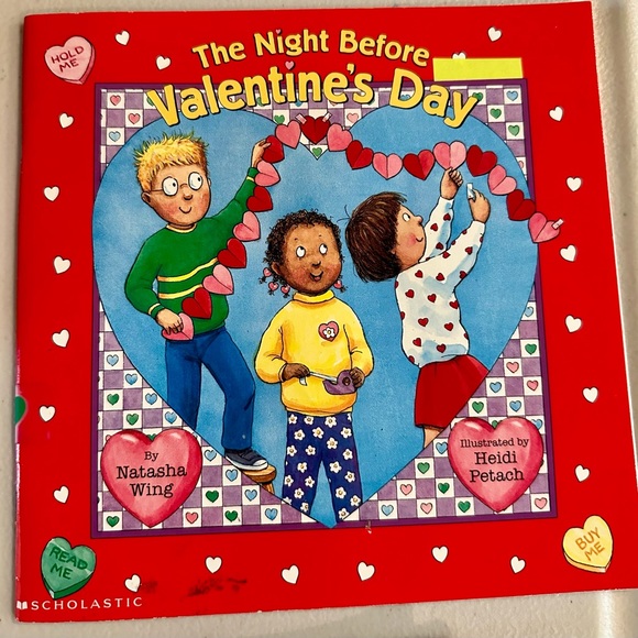 Valentines Bundle - 5 read aloud paperback books AND 1 heart plush - Picture 4 of 7